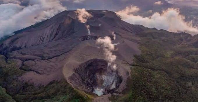puncak gunung marapi sumbar