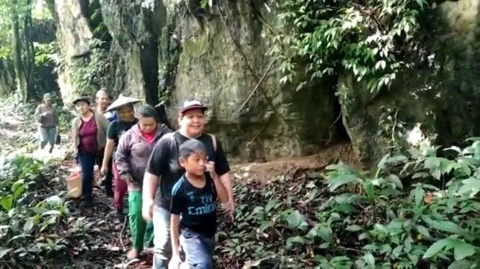 Menjelajahi Wisata Batu Kajang: Destinasi Tersembunyi di Kalimantan Utara yang Wajib Kamu Kunjungi Menjelajahi Wisata Batu Kajang: Destinasi Tersembunyi di Kalimantan Utara yang Wajib Kamu Kunjungi