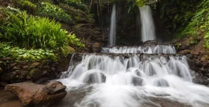 Menjelajahi 4 Keindahan Air Terjun Kembar Legomoro: Surga Tersembunyi di Alam Indonesia
